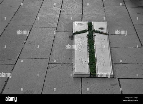 Saint nino cross hi-res stock photography and images - Alamy