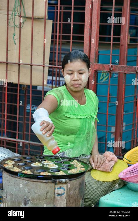 Myanmar Chinatown Street Market Hi Res Stock Photography And Images Alamy