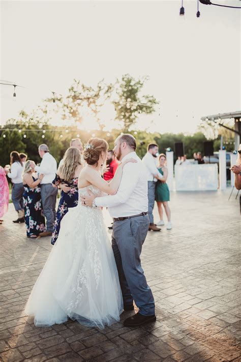 Maddy And Ben Paris Tn Wedding Samantha Wyrick Photography