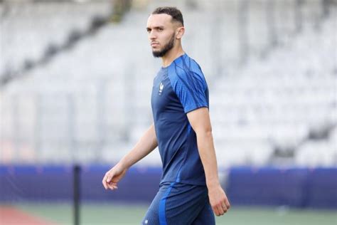 Foot Amine Gouiri appelé en sélection d Algérie pour la première fois