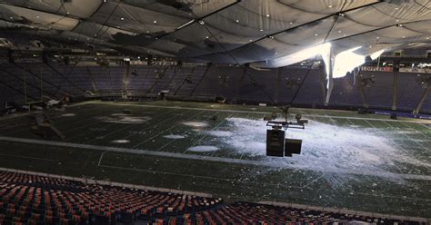 Snowy Metrodome roof collapse happened 12 years ago - CBS Minnesota