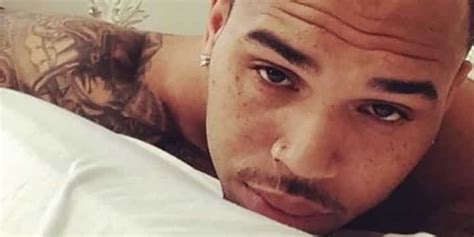 Chris Brown papa le visage de son fils Aeko dévoilé PHOTO