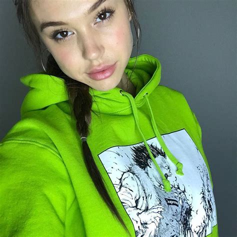 Alexisren 🤍 On Instagram Green 🐉” Fashion Alexis Ren Alexis