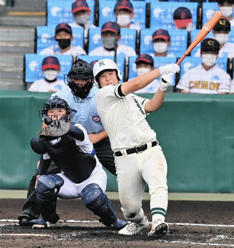 二松学舎大付の1年生4番 片井海斗が甲子園初本塁打 3回に左翼席へソロ：中日スポーツ・東京中日スポーツ