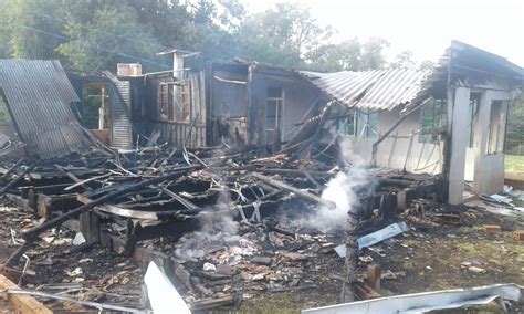 Incêndio Destrói Casa Na Zona Rural De Santa Izabel Do Oeste Cgn O