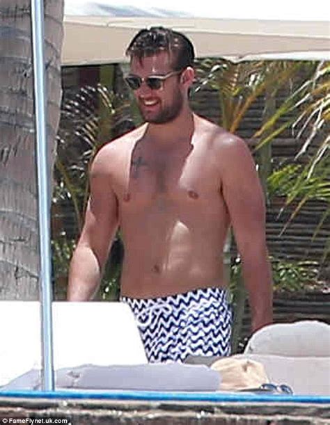 Magic Mike Star Alex Pettyfer Flexes His Muscles On Vacation Daily