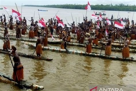 Parade Perahu Lesung Warnai Kemeriahan Hut Ri Di Asmat Antara News