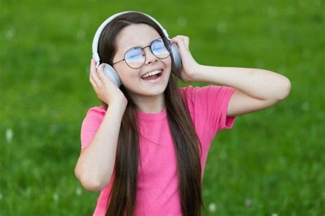 Best Headphones For Autistic Children And Adults Respectcaregivers