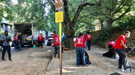 Crews Begin To Clear Homeless Camp Near Laurelhurst Park