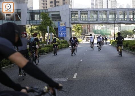 修例風波：15網民荃灣踩單車 圖阻塞迴旋處｜即時新聞｜港澳｜oncc東網