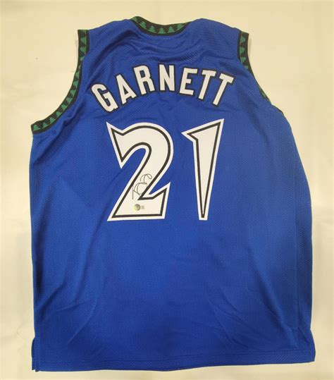 Kevin Garnett Signed Jersey (Beckett) | Pristine Auction