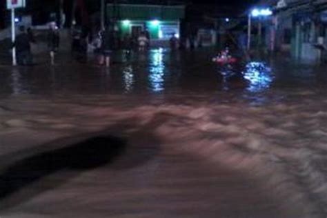 Tanggul Sungai Cironggeng Jebol Lagi Kota Bandung Dikepung Banjir