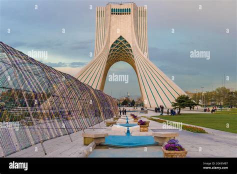 Shahyad Tower Fotos Und Bildmaterial In Hoher Aufl Sung Alamy