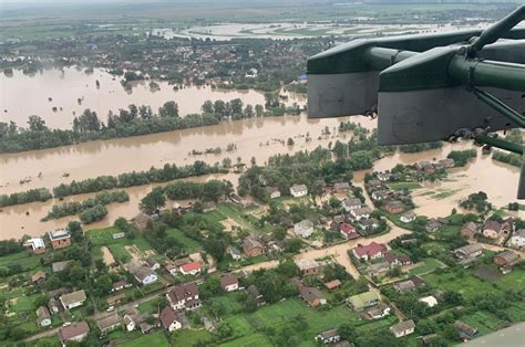 3 Dead Hundreds Homeless After Flood Hits Ukraine Daily Sabah