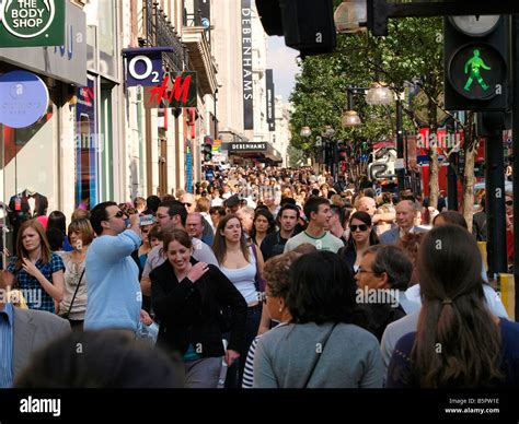 Massive Crowd Hi Res Stock Photography And Images Alamy