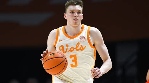 Dalton Knecht thrashes Auburn, giving Tennessee basketball key SEC win