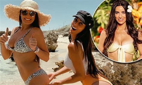 Hot Sexy Hannah Gogan Bikini Pics