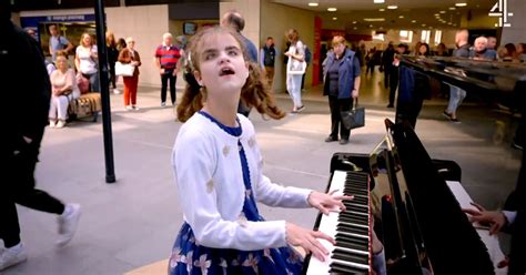 Blind Girl with Autism Leaves Crowd Speechless with Incredible Piano ...