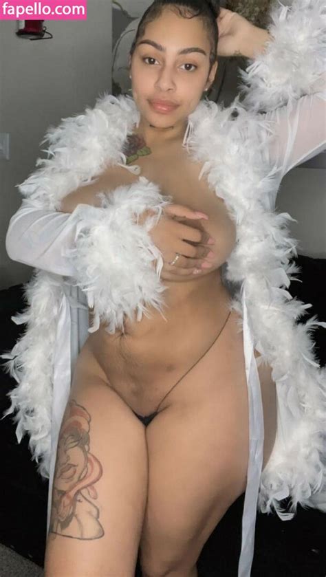 FineAssYonna Fineassyonna Nude Leaks OnlyFans TheFap