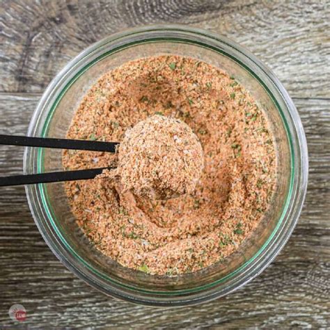 THE BEST CHICKEN SEASONING {Super Easy} - Homemade & Delicious