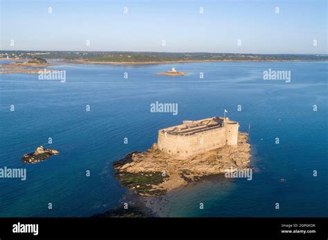 France Finistère Baie de Morlaix Plouezoc h Château du Taureau le