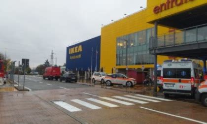 Sostanza Irritante Evacuata L Ikea Di Corsico All Interno C Erano