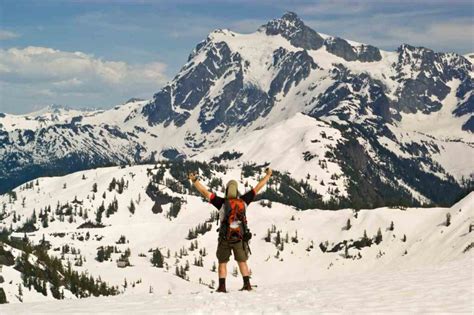 The Beginner’s Guide to Snowshoeing - Beyond The Tent