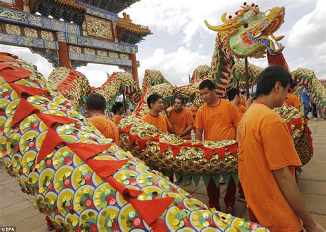 Chinese New Year in pictures: Amazing images of celebrations across the world | Daily Mail Online