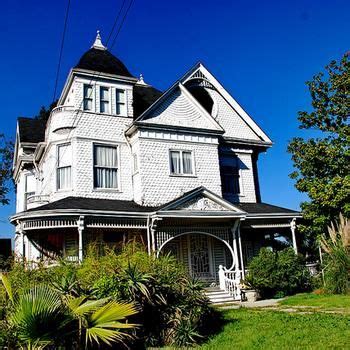 haunted houses in los angeles county - Kina Cornett