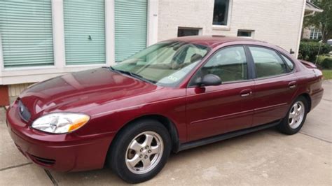 2004 Ford Taurus Se