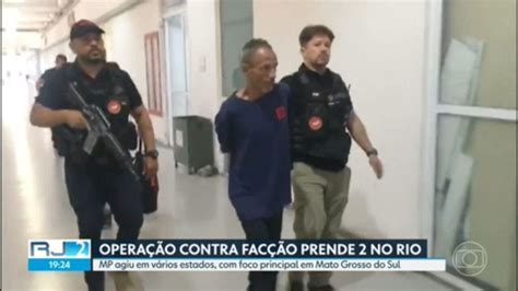 Vídeo Operação do Ministério Público prende 2 suspeitos no Rio de