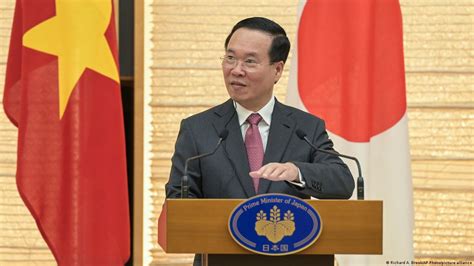 Vietnam president's downfall stokes political turmoil fears – DW – 03 ...