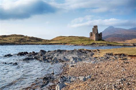 The Best Castles in the Scottish Highlands - Bobo and ChiChi