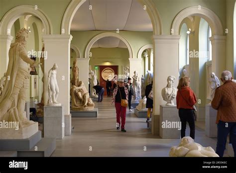 Sculpture Gallery Hi Res Stock Photography And Images Alamy