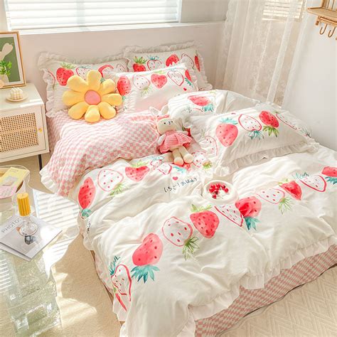 Pretty Strawberry Bedding Set Pn4903 Pennycrafts