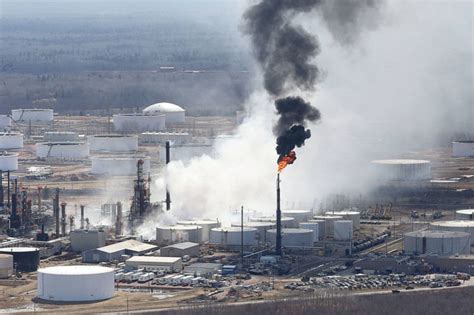 Explosion Oil Refinery Husky Plant In Superior Struck By Blast