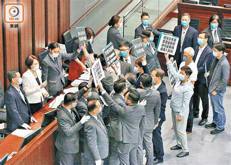 中環出更：冀包攬委員會正副主席 建制派「搏到盡」一人報十個名 東方日報