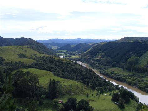 THE KIWI KRONICLES: Day 159 Wanganui, Wanganui River Road, Ohakune