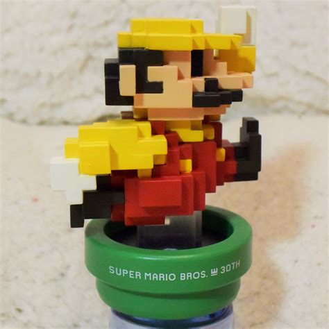 Super Mario Maker Builder Custom 8-bit Mario Amiibo