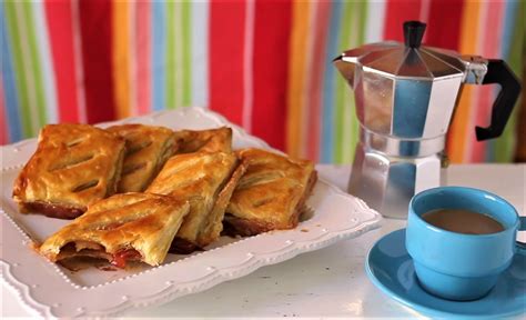 Pastelitos De Queso Y Guayaba