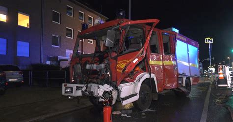 Nrw Aktuell Tv Neun Verletzte Bei Schwerem Unfall Mit