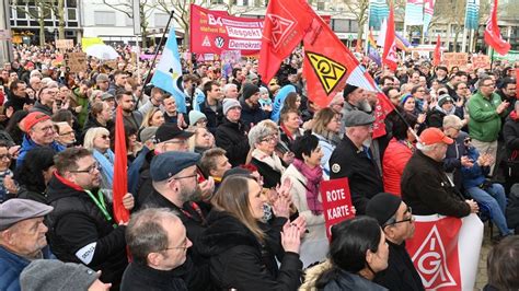 Großdemo gegen rechts in Wolfsburg 7000 Menschen zeigen Flagge