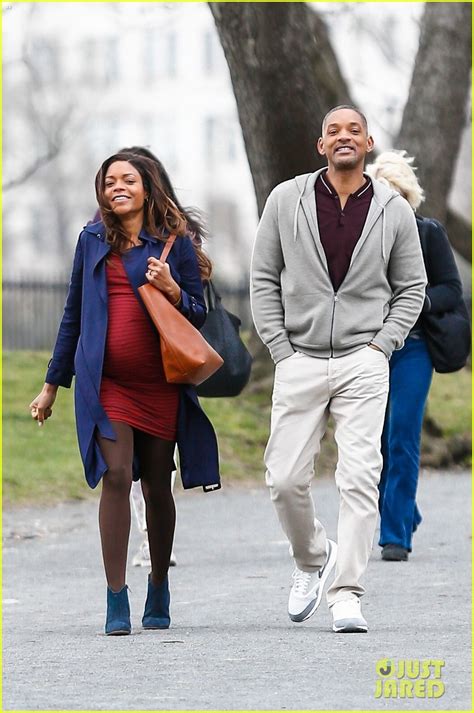 Will Smith Kisses Pregnant Naomie Harris For New Movie Photo 3626430