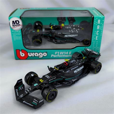 Mercedes W14 2023 44 Lewis Hamilton Caja Normal Burago 143 Tienda