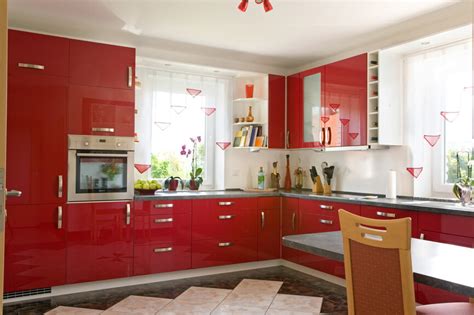 16 Bold Red Kitchen Designs Big And Small Décoration De La Maison