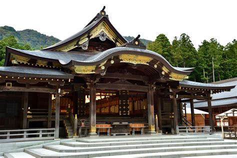 彌彦神社｜新潟の観光スポット｜【公式】新潟県のおすすめ観光・旅行情報！にいがた観光ナビ