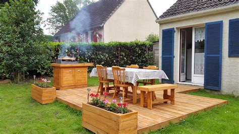 Bbq Feasting Deck Made Of Pallets Diy Pallet Ideas