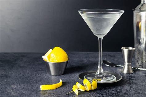 Vesper Martini Cocktail Recipe [2021 Cocktail Edition]