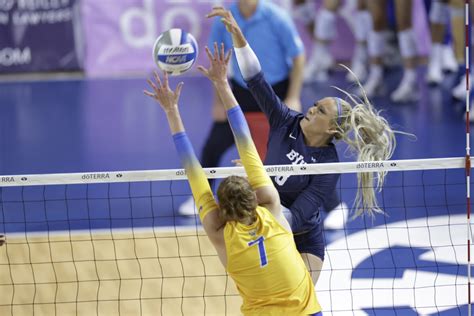 No 10 Pitt Womens Volleyball Ends BYUs 30 Match Home Win Streak