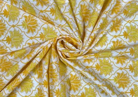 Yellow Floral Cotton Cambric Print Fabric At Rs 10945 Karam Pura New Delhi Id 2852406782162